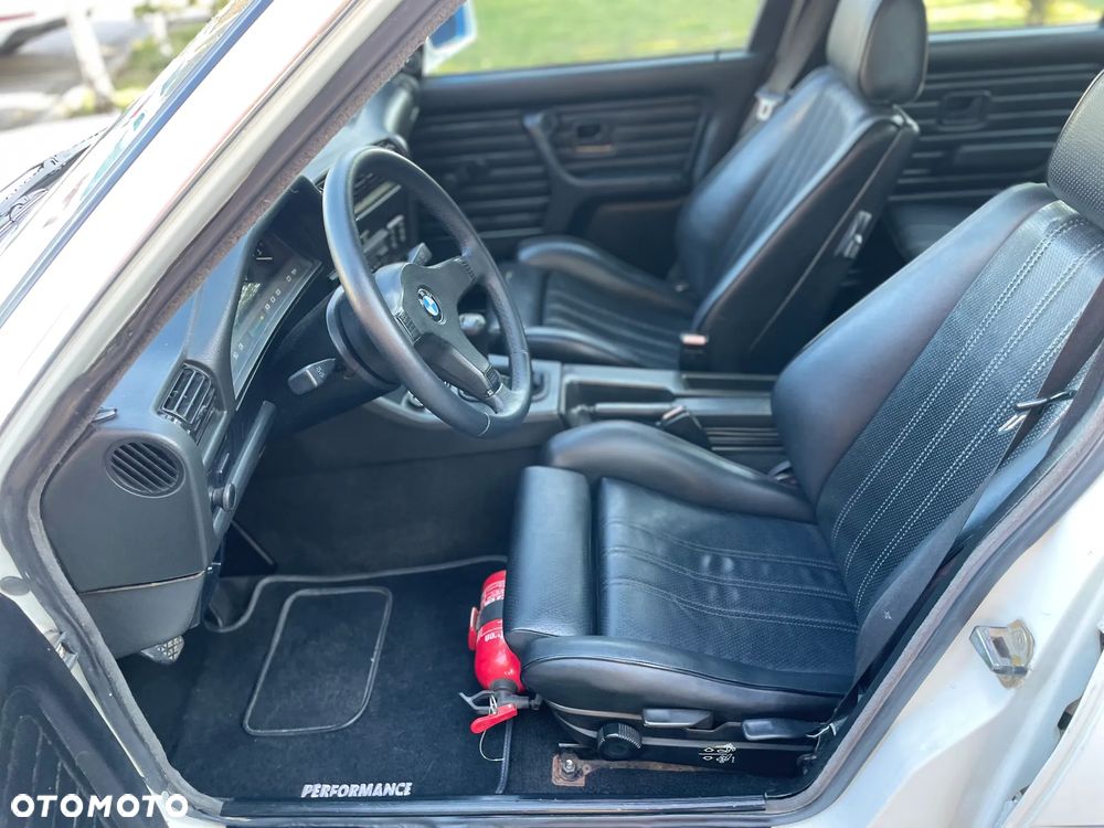 BMW Seria 3 316i - 11