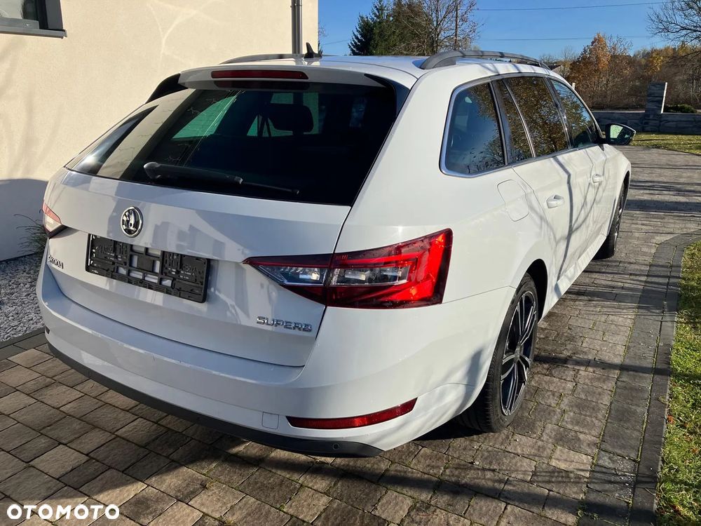Skoda Superb 2.0 TDI Ambition DSG - 9
