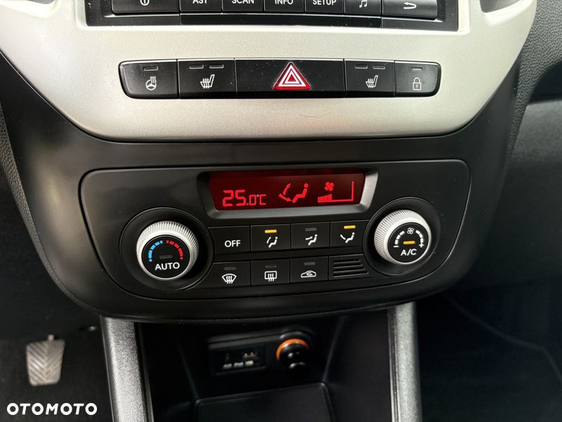 Kia Venga 1.4 CVVT ISG Dream Team Edition - 10