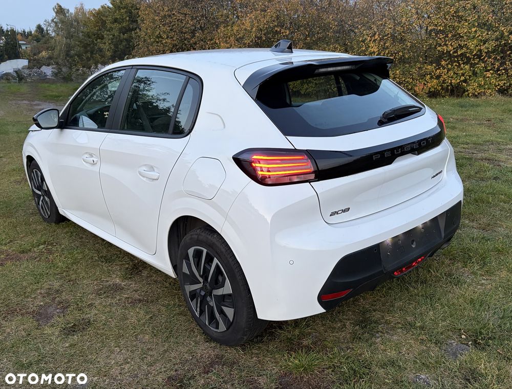 Peugeot 208 - 3
