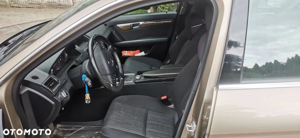 Mercedes-Benz Klasa C 220 CDI DPF Classic - 13
