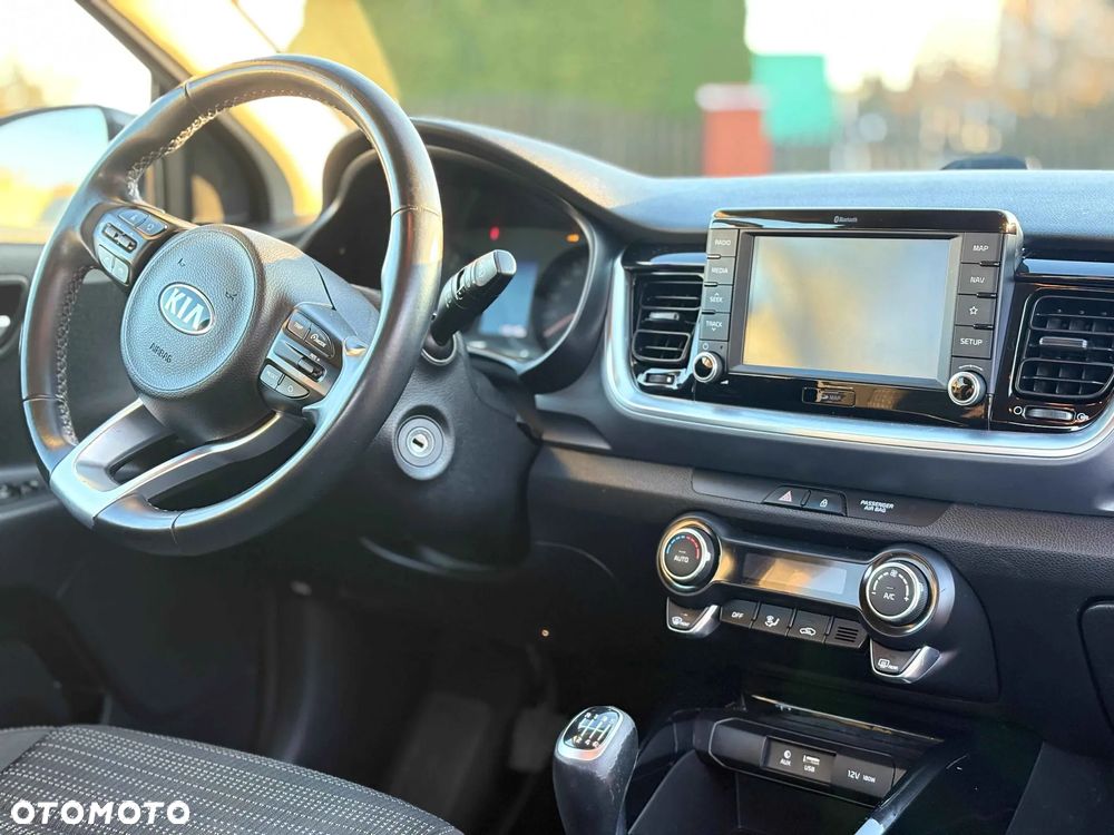 Kia Stonic 1.4 L - 6