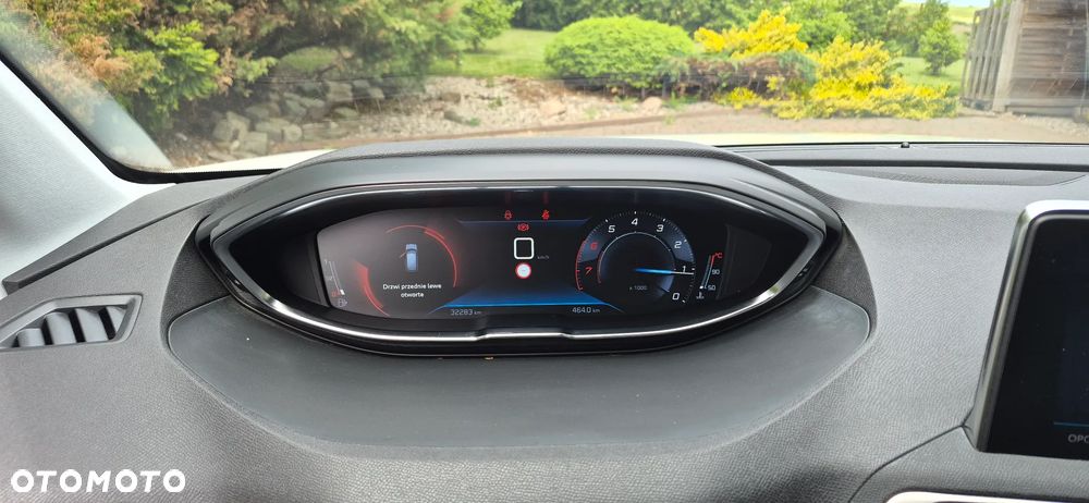 Peugeot 3008 1.2 PureTech GPF Allure S&S - 9