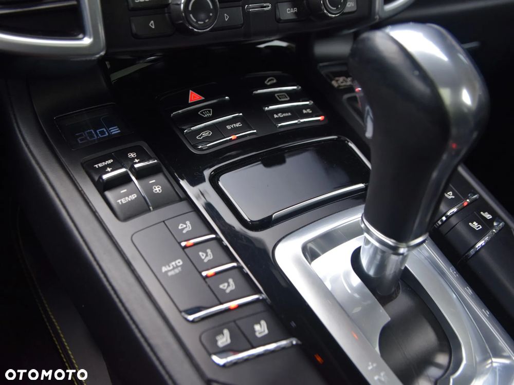 Porsche Cayenne S E-Hybrid Platinum Edition - 27