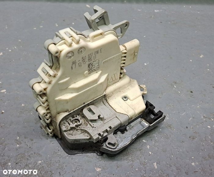 AUDI A4 B8 A5 A6 ZAMEK DRZWI PRAWY PRZÓD 6 PIN EU - 1