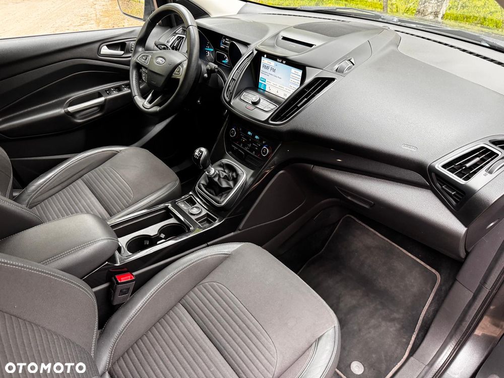 Ford Kuga 2.0 TDCi 4x4 Titanium - 25