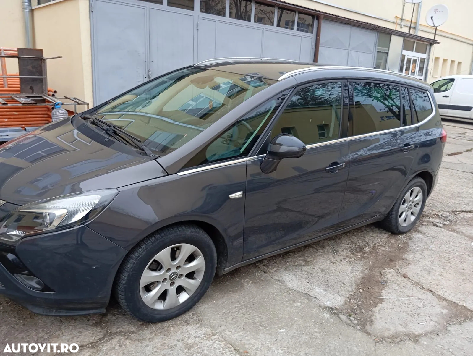 Opel Zafira Tourer 1.6 CDTI ECOTEC Start/Stop Edition - 2