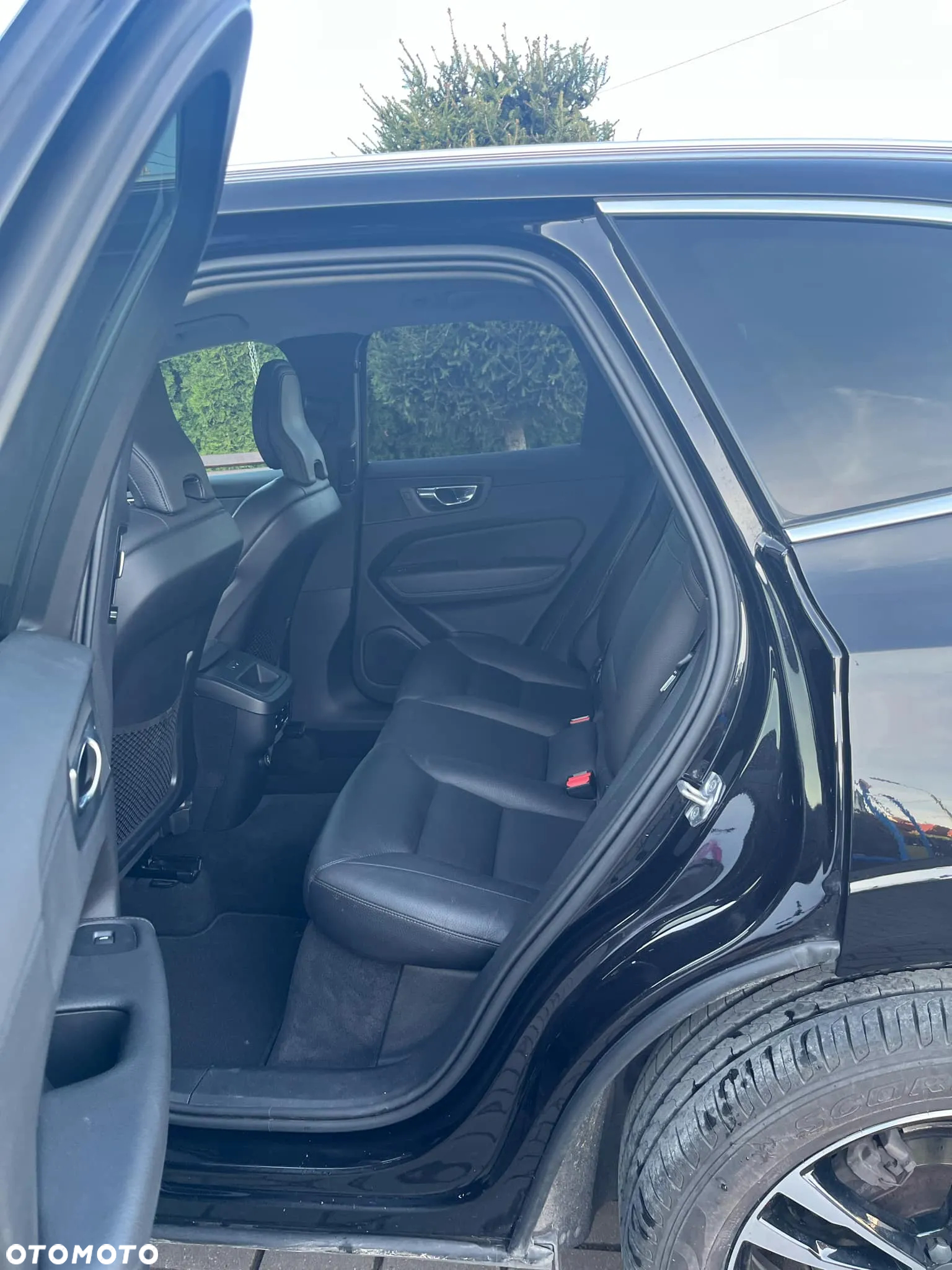 Volvo XC 60 D4 Momentum - 3