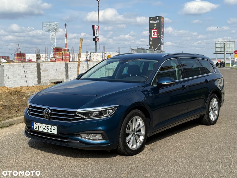 Volkswagen Passat - 1