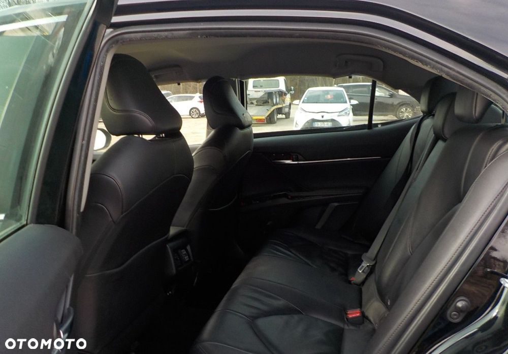 Toyota Camry - 19