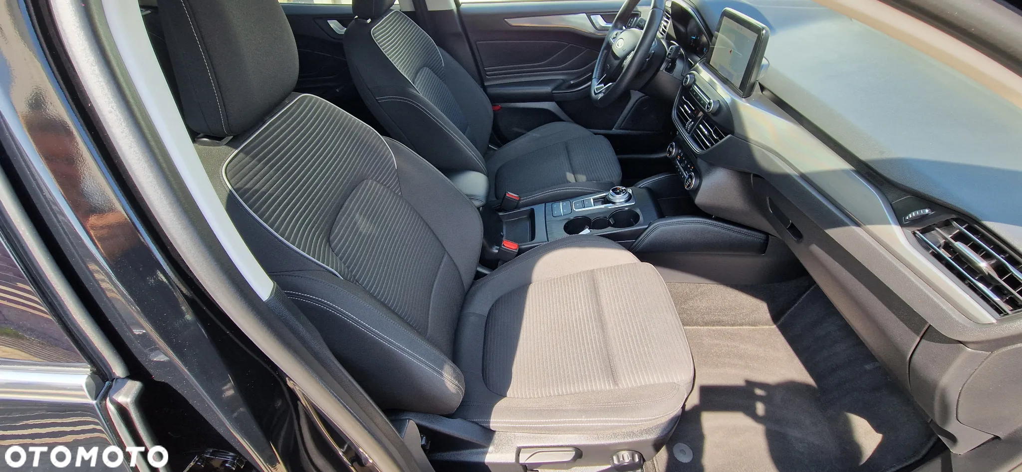 Ford Focus 1.5 EcoBoost Titanium X - 23