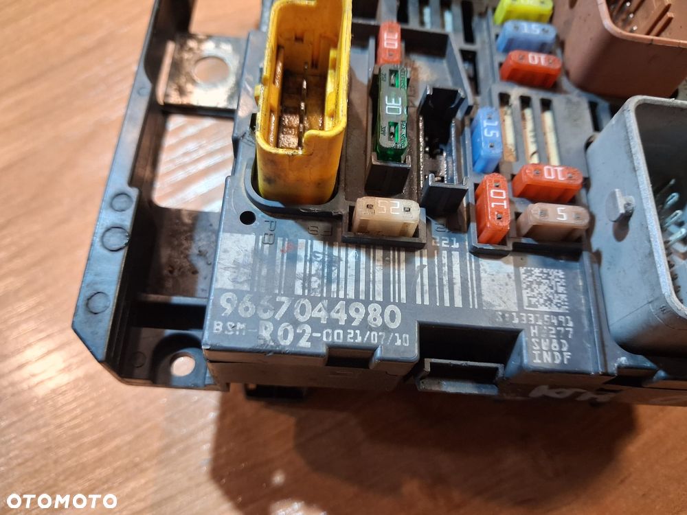 Moduł skrzynka bezpieczników BSM  CITROEN PEUGEOT  9667044980 - 2