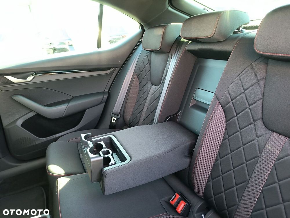 Skoda Octavia 2.0 TSI RS DSG - 16