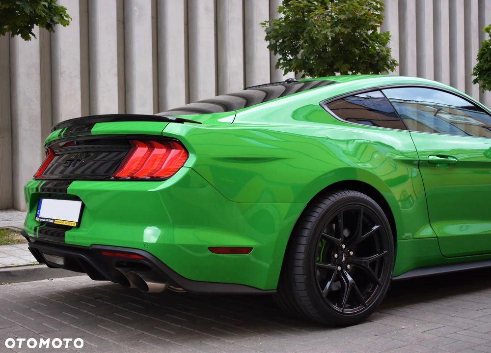 Ford Mustang - 8