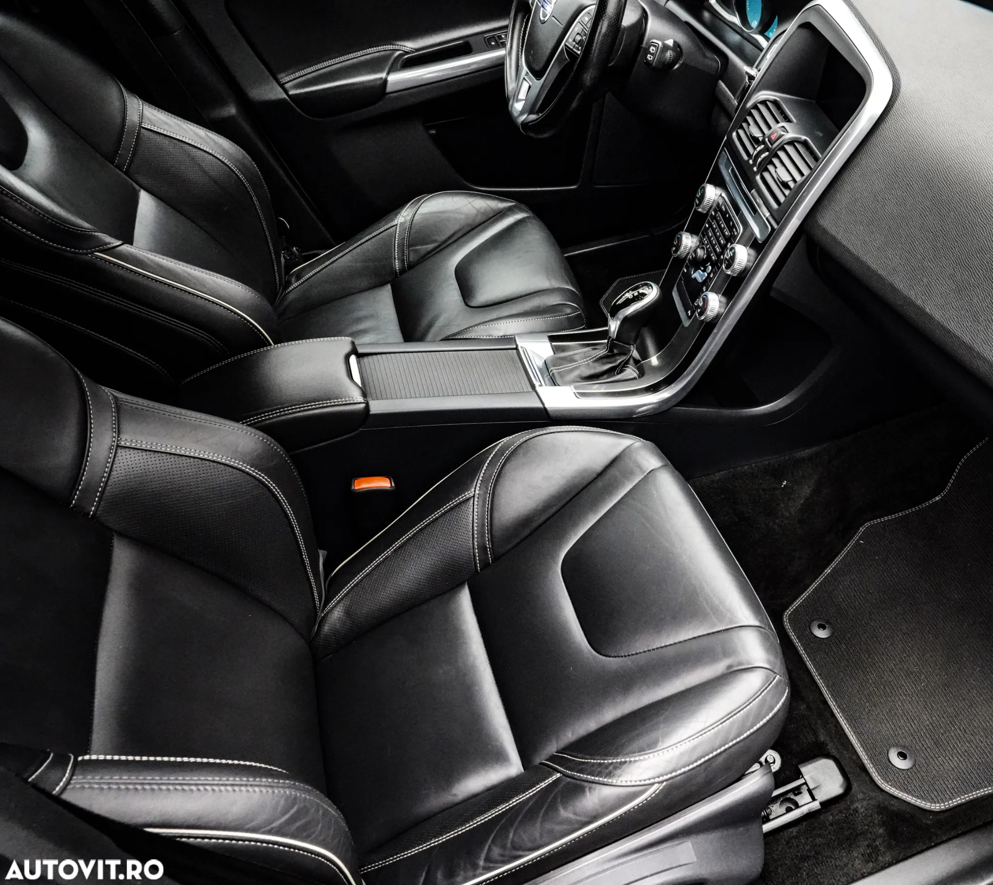 Volvo XC 60 D4AWD R-Design - 13