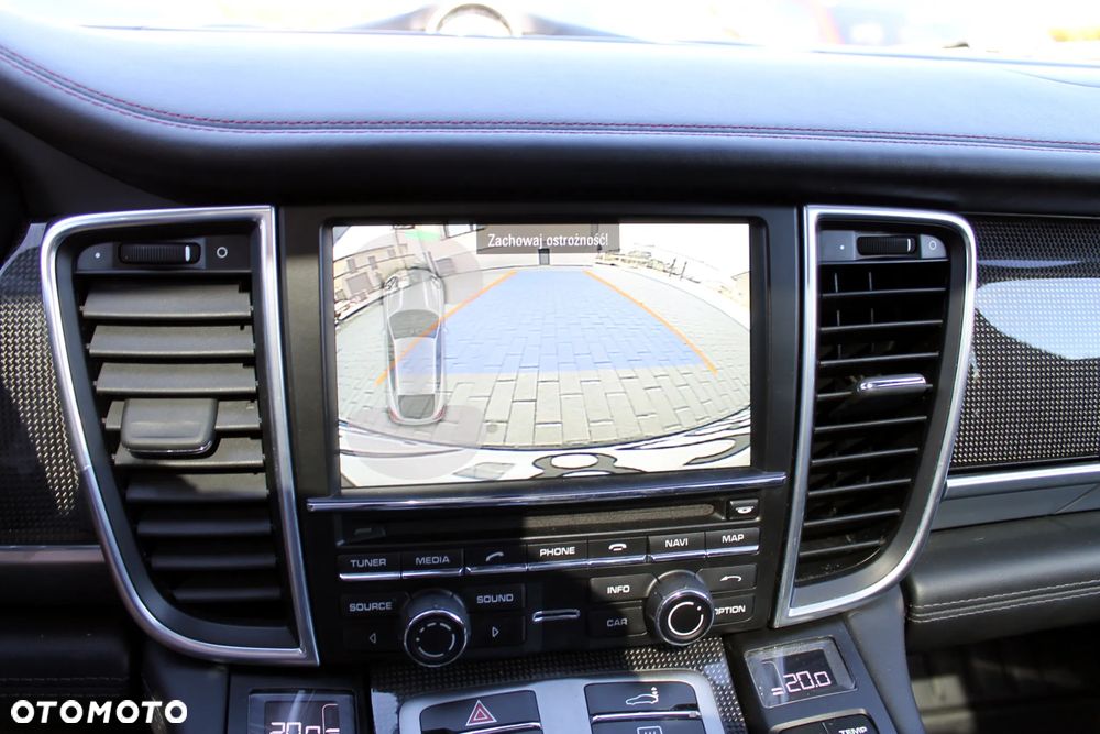 Porsche Panamera GTS - 24