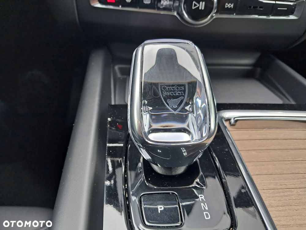 Volvo XC 60 B5 B AWD Plus Dark - 26