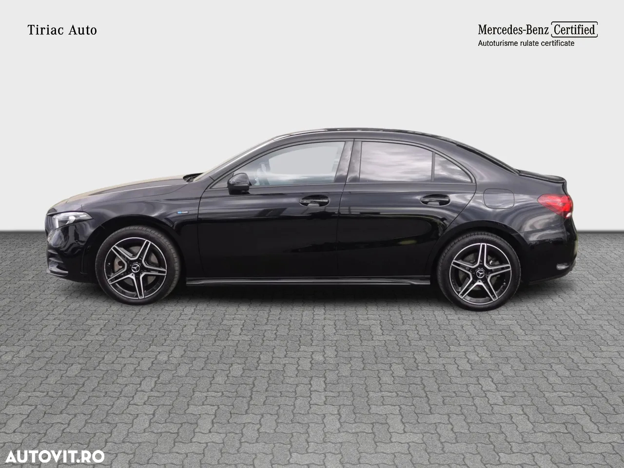 Mercedes-Benz A 250 e 8G-DCT AMG Line - 3
