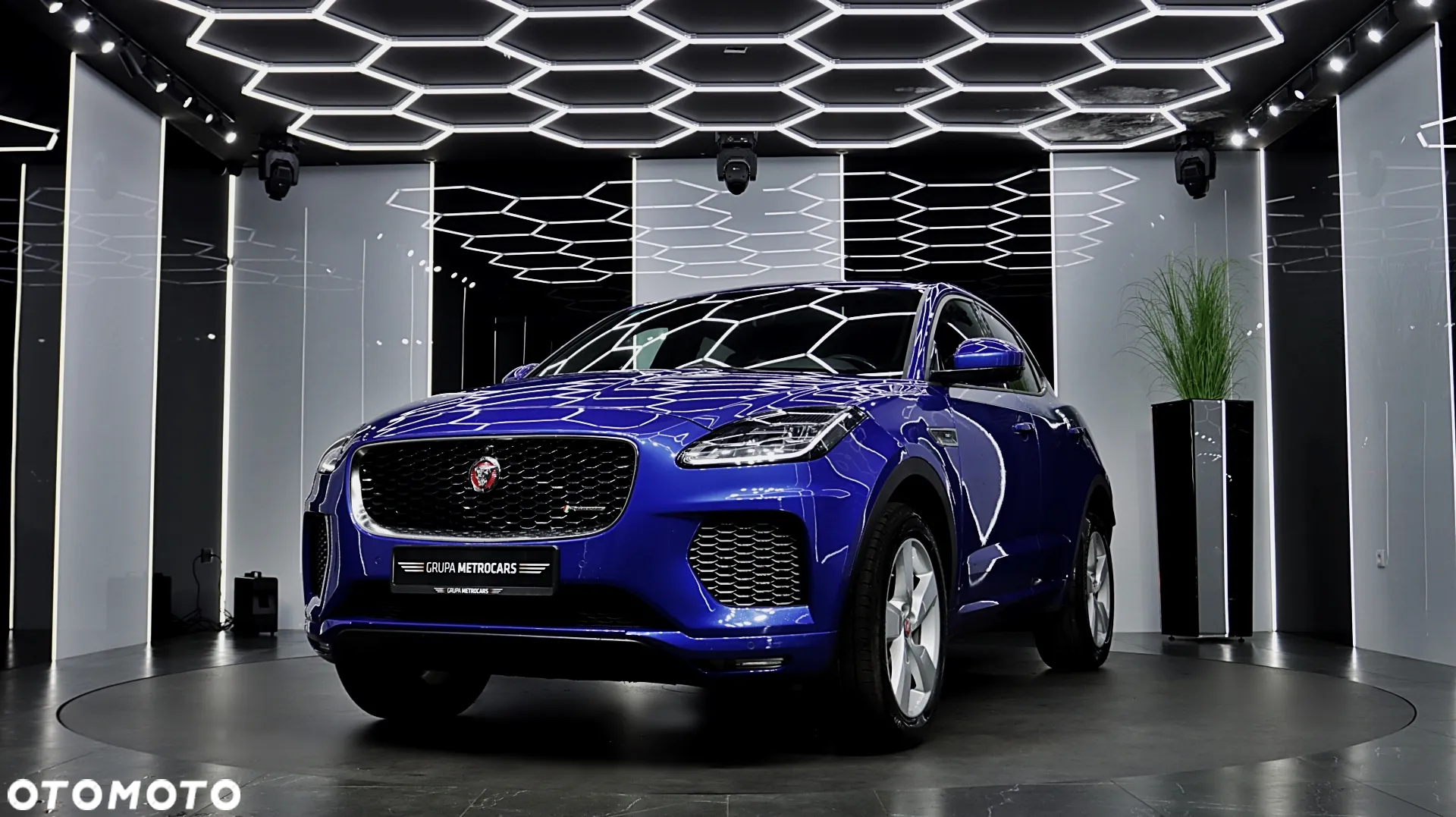 Jaguar E-Pace 2.0 i4P AWD R-Dynamic SE - 2