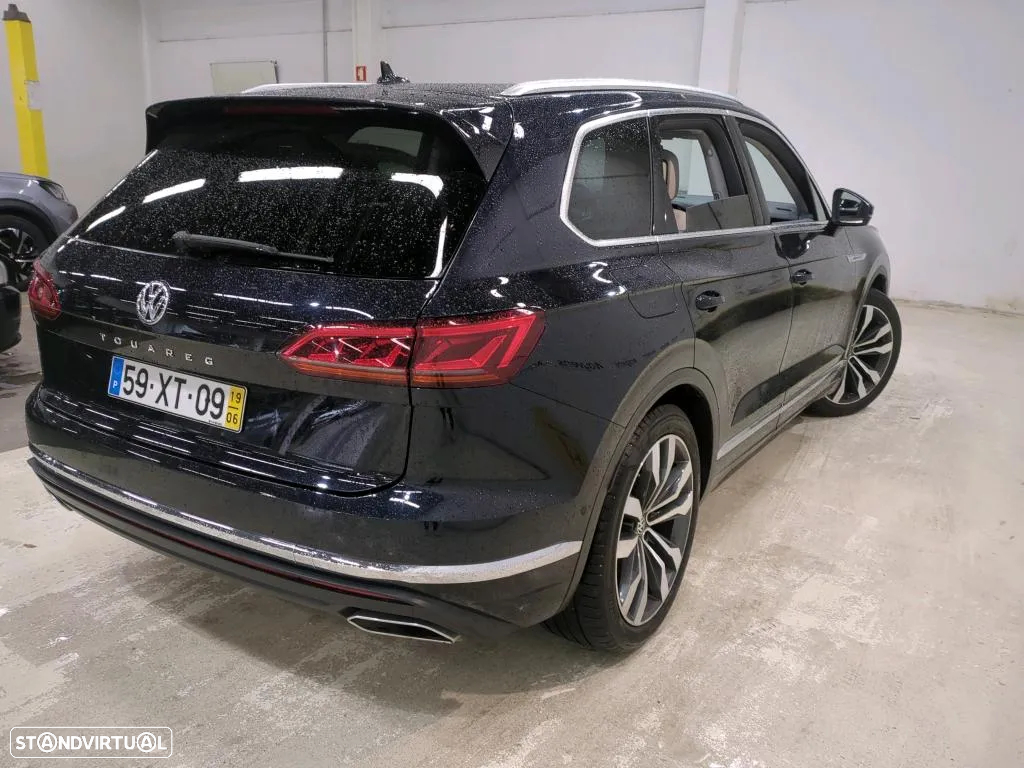 VW Touareg 3.0 TDI V6 Elegance Plus - 2