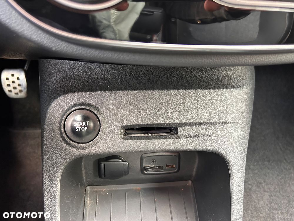Renault Captur ENERGY TCe 120 Crossborder - 27