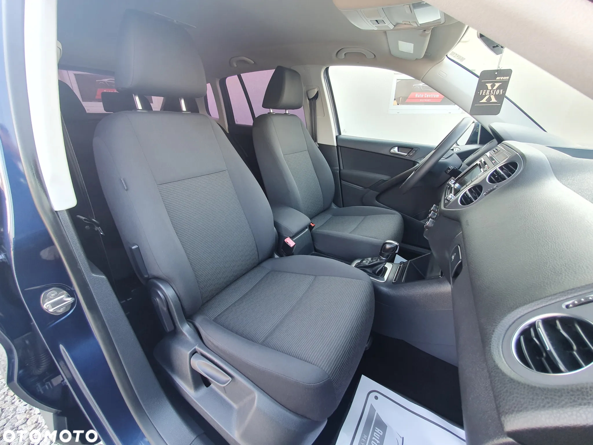 Volkswagen Tiguan - 11