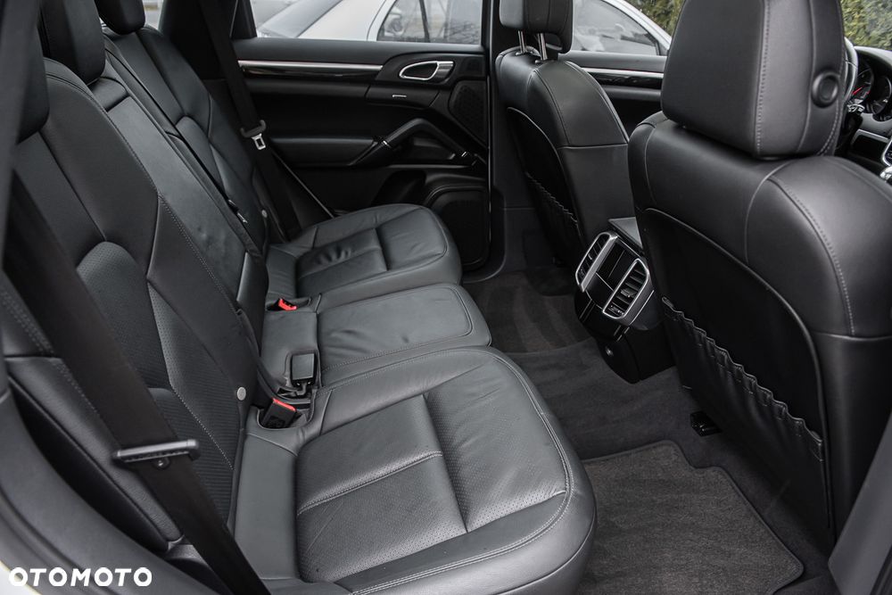 Porsche Cayenne Platinum Edition - 31