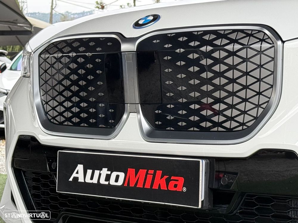 BMW iX1 eDrive20 Pack Desportivo M - 22