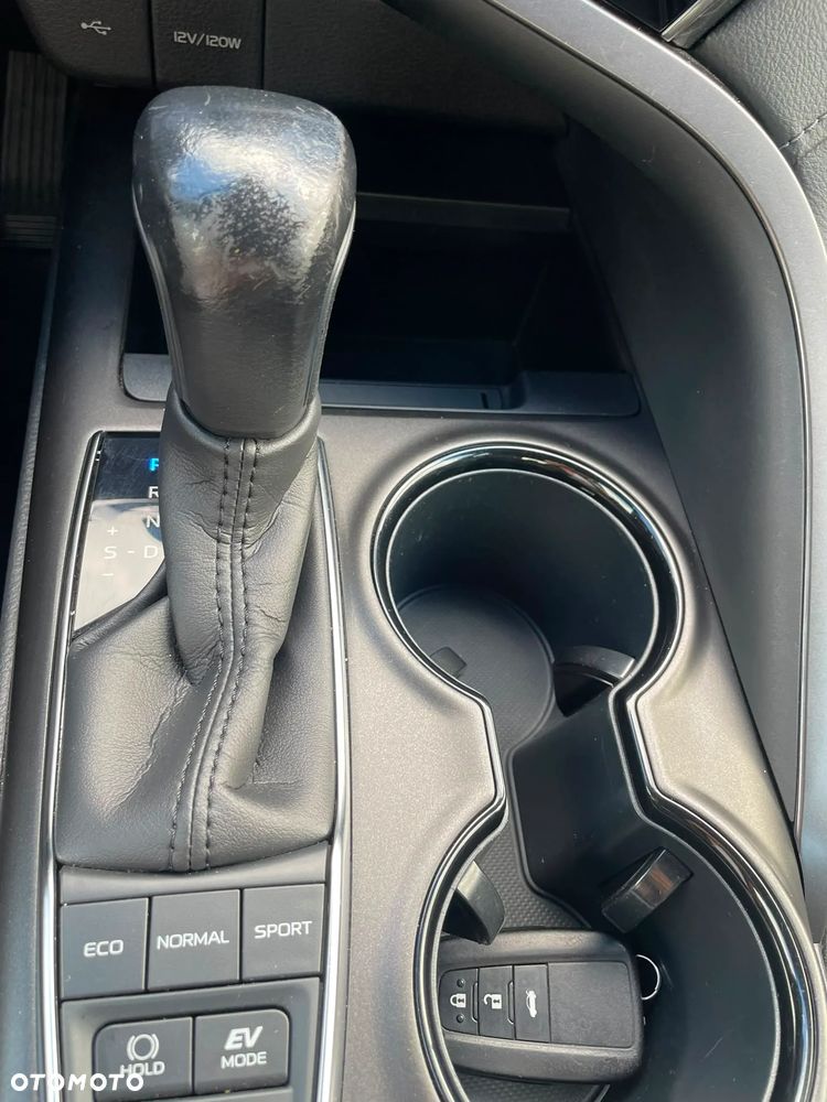 Toyota Camry 2.5 Hybrid Comfort CVT - 19
