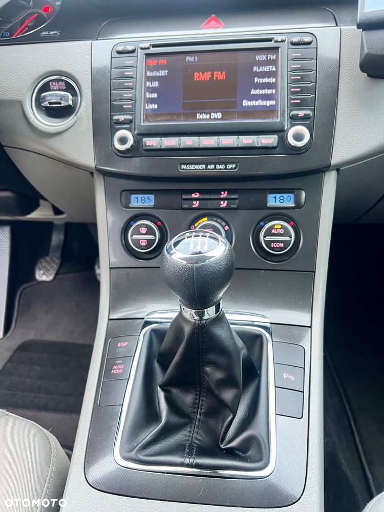 Volkswagen Passat 2.0 TDI DPF Comfortline - 13