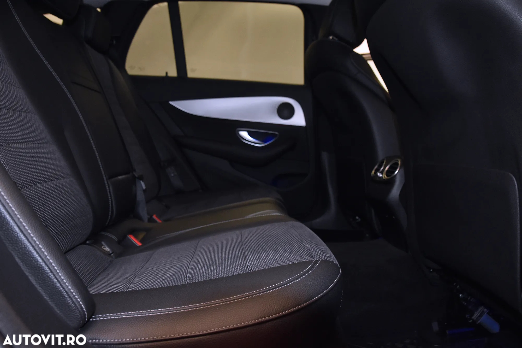 Mercedes-Benz E 300 de T 9G-TRONIC - 12