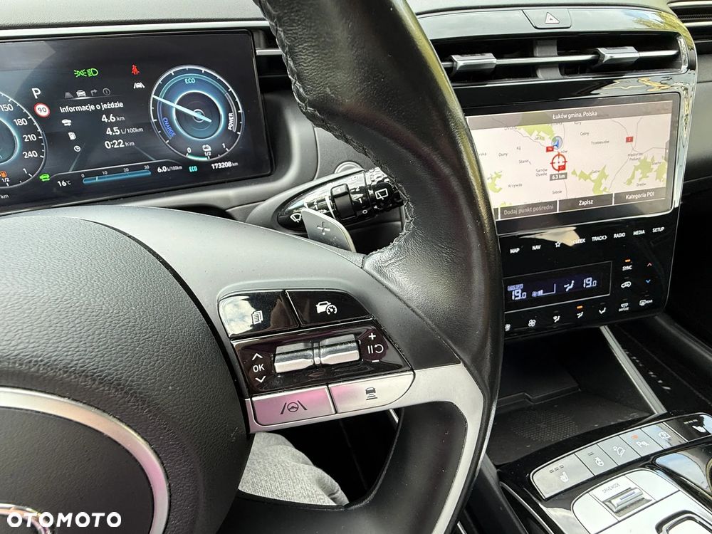 Hyundai Tucson 1.6 T-GDi HEV Executive 2WD - 29