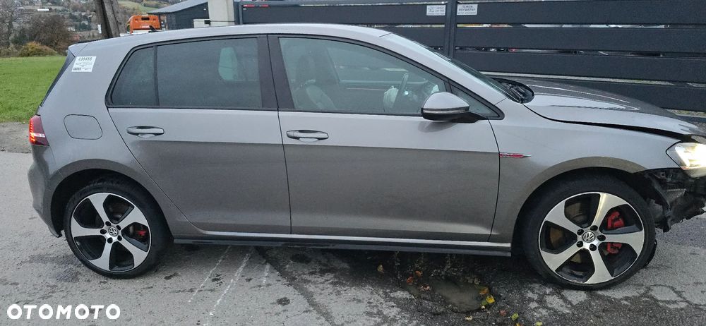 Volkswagen Golf GTI (BlueMotion Technology) DSG - 5