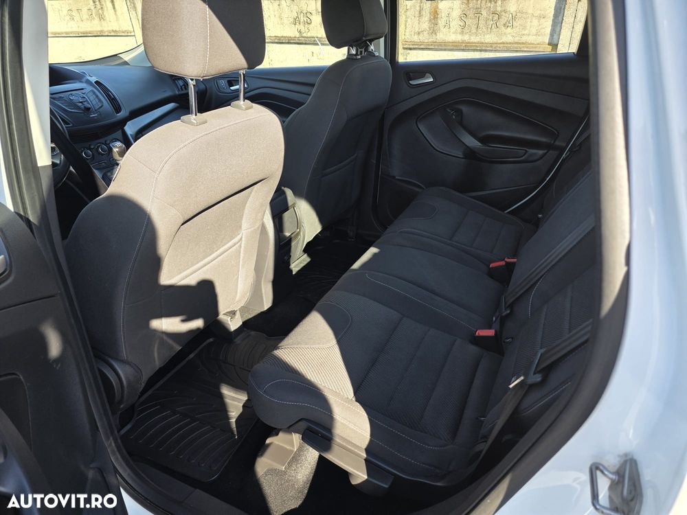Ford Kuga 1.6 EcoBoost 2x4 Trend - 8