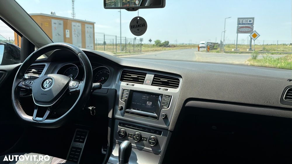 Volkswagen Golf 1.4 TSI BlueMotion Technology DSG Lounge - 23