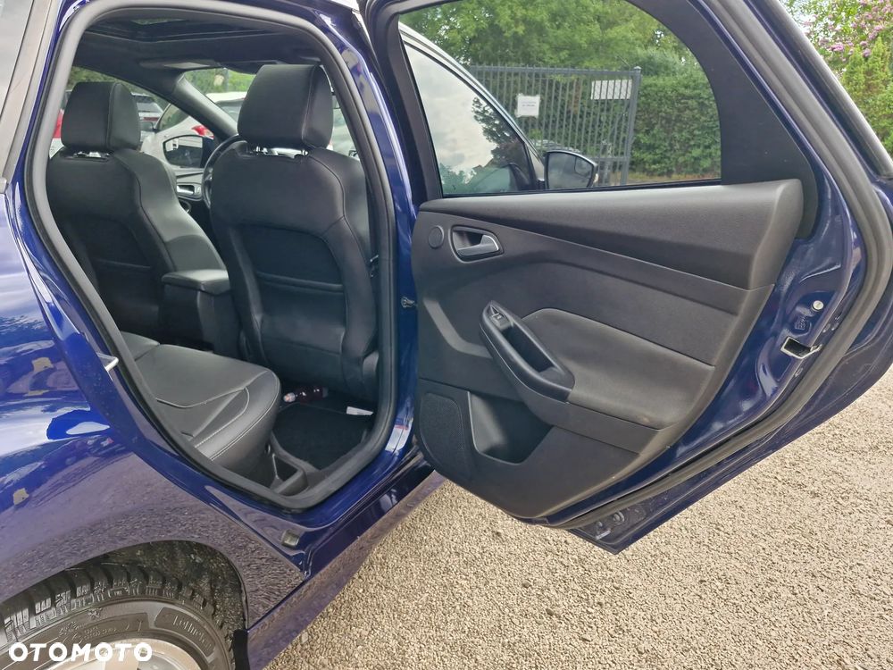 Ford Focus 2.0 EcoBoost ST mit Leder-Exclusiv-Paket - 17