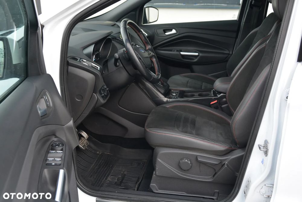 Ford Kuga 2.0 TDCi 4x4 ST-Line - 27