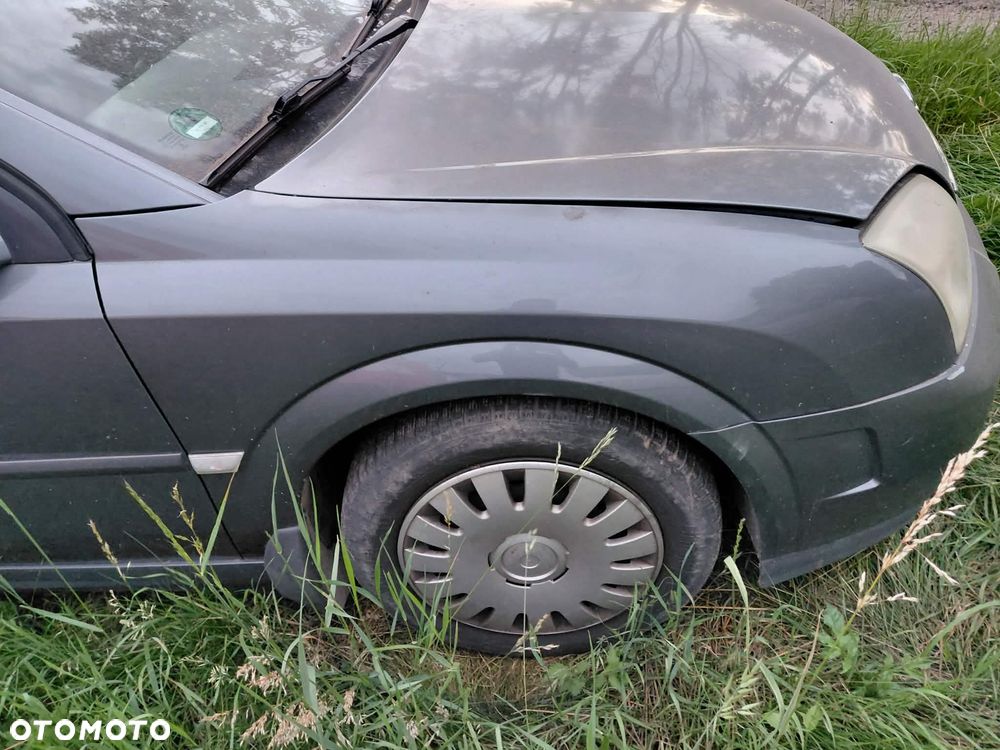 części OPEL VECTRA C 2.2 diesel hatchback BŁOTNIK PRZÓD PRAWY LEWY Z155 - 1