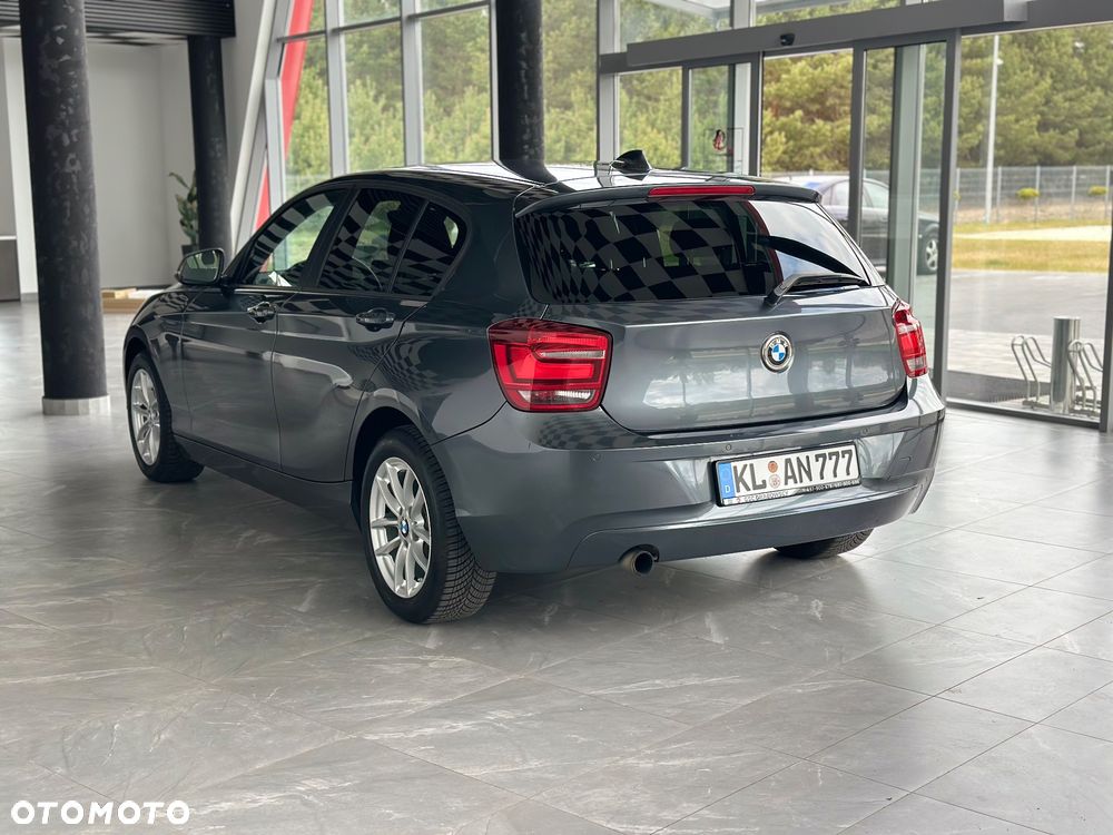 BMW Seria 1 116i - 12