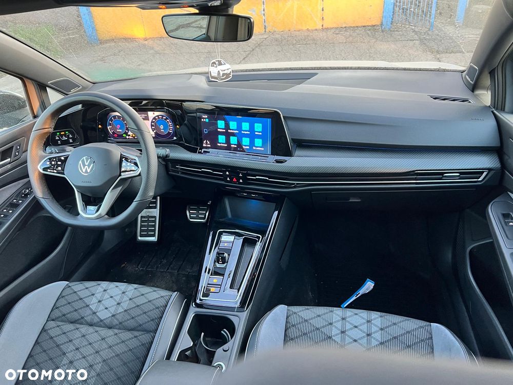 Volkswagen Golf 1.5 eTSI OPF DSG R-Line - 11