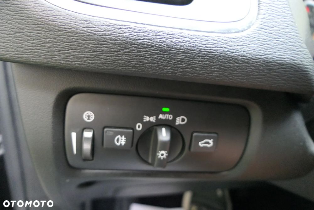 Volvo V40 Cross Country D3 Geartronic Momentum - 31