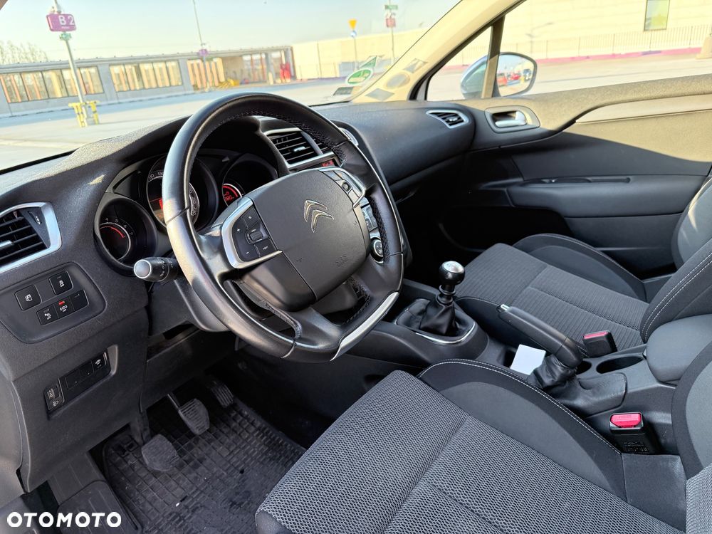 Citroën C4 e-HDi 115 Selection - 12