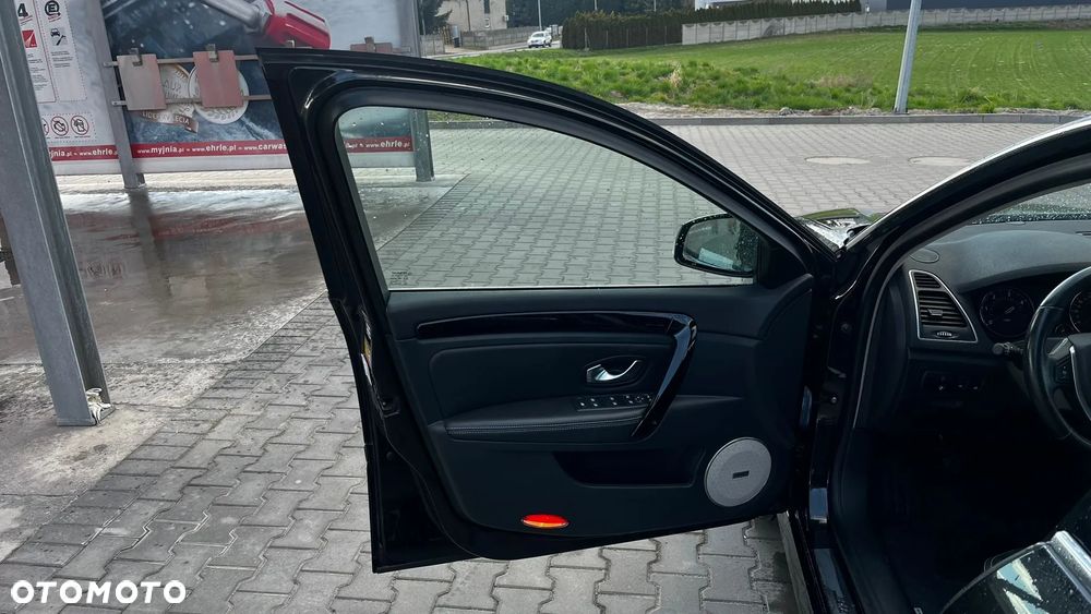 Renault Laguna dCi 150 FAP Start-Stop Bose Edition - 29