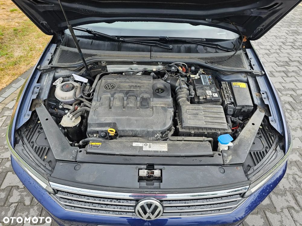 Volkswagen Passat - 17