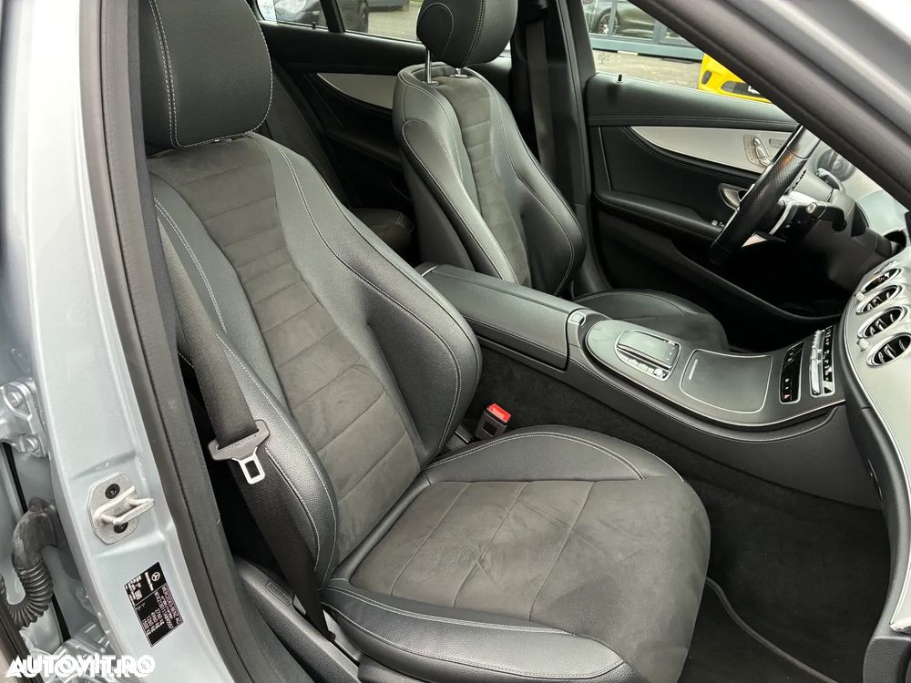 Mercedes-Benz E 300 de 4Matic 9G-TRONIC AMG Line - 23
