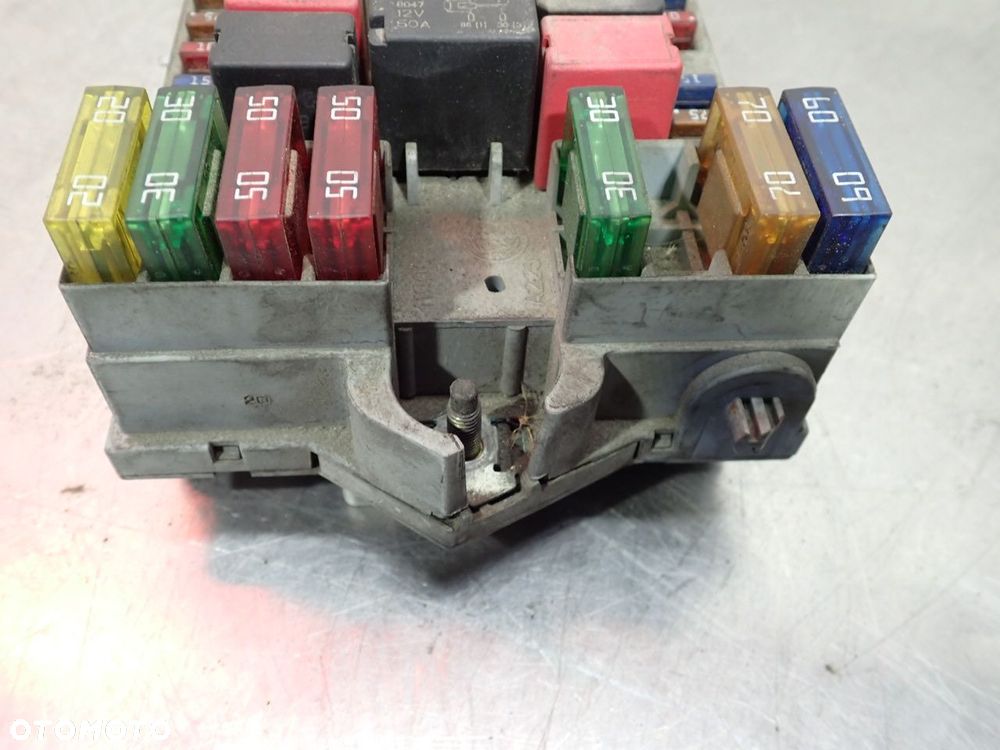 SKRZYNKA BEZPIECZNIKÓW FIAT STILO - 7