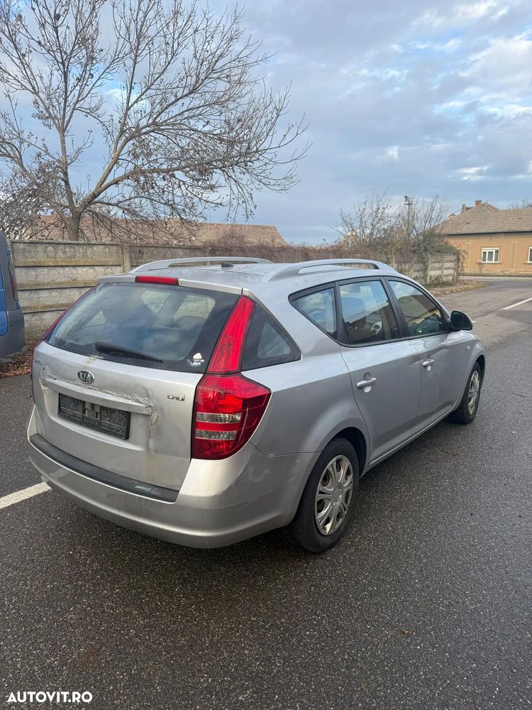 Dezmembrez Kia Ceed SW 1.6 d - 3