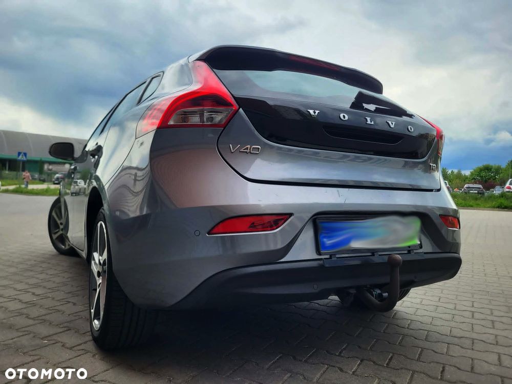 Volvo V40 T2 Momentum - 21
