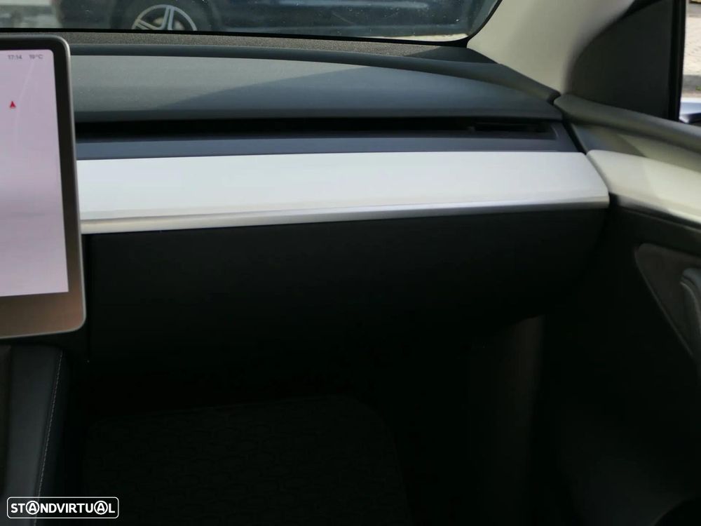 Tesla Model Y Standard - 33