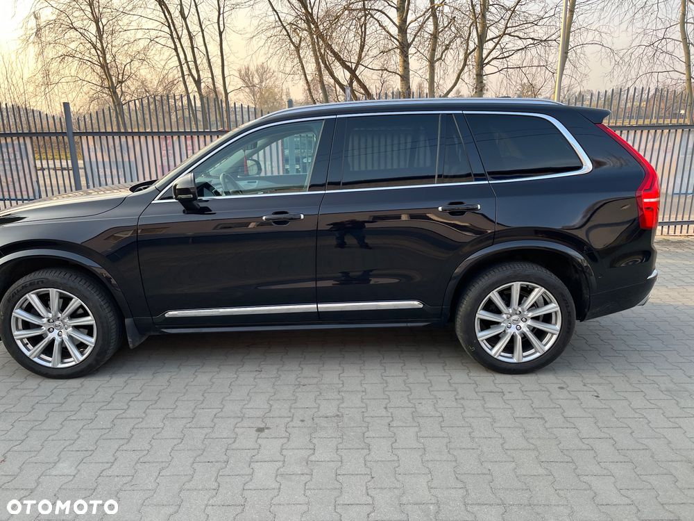 Volvo XC 90 - 1